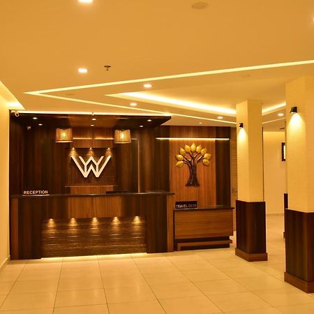 White Suite Hotel Kozhikode Bagian luar foto