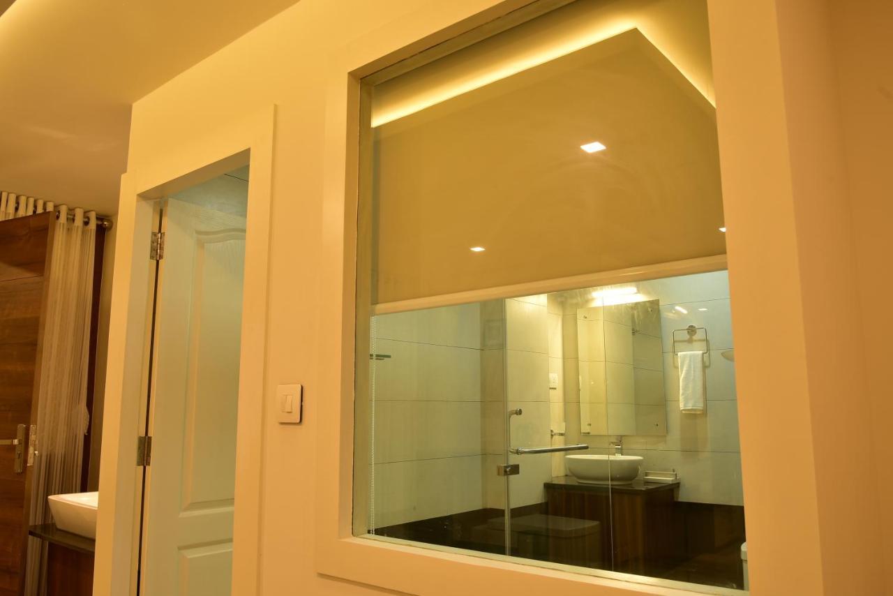 White Suite Hotel Kozhikode Bagian luar foto