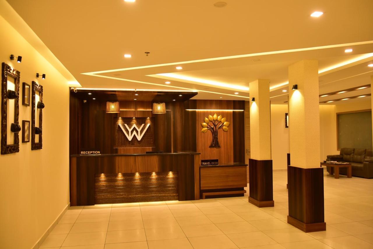 White Suite Hotel Kozhikode Bagian luar foto