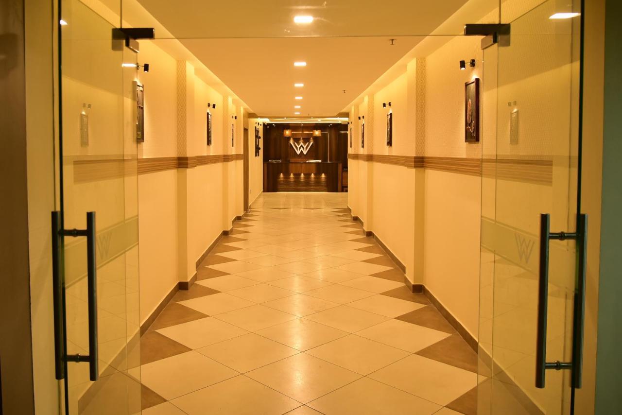 White Suite Hotel Kozhikode Bagian luar foto