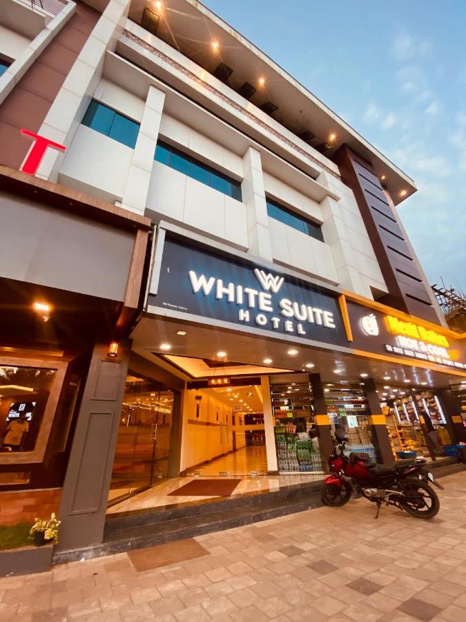 White Suite Hotel Kozhikode Bagian luar foto